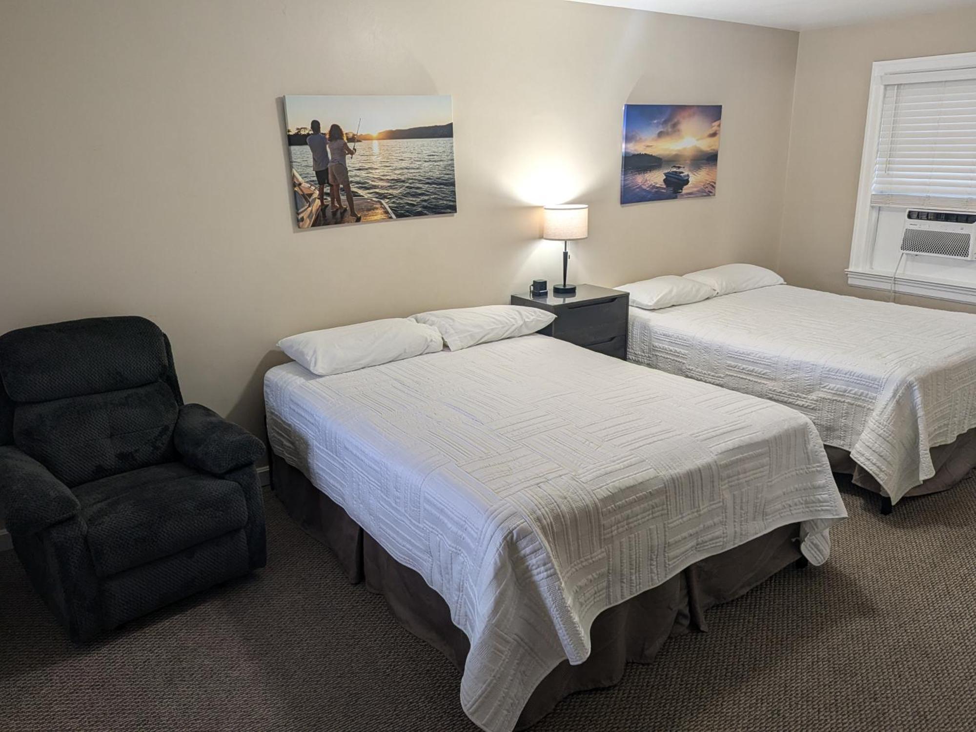 Early American Motel Aurora Extérieur photo