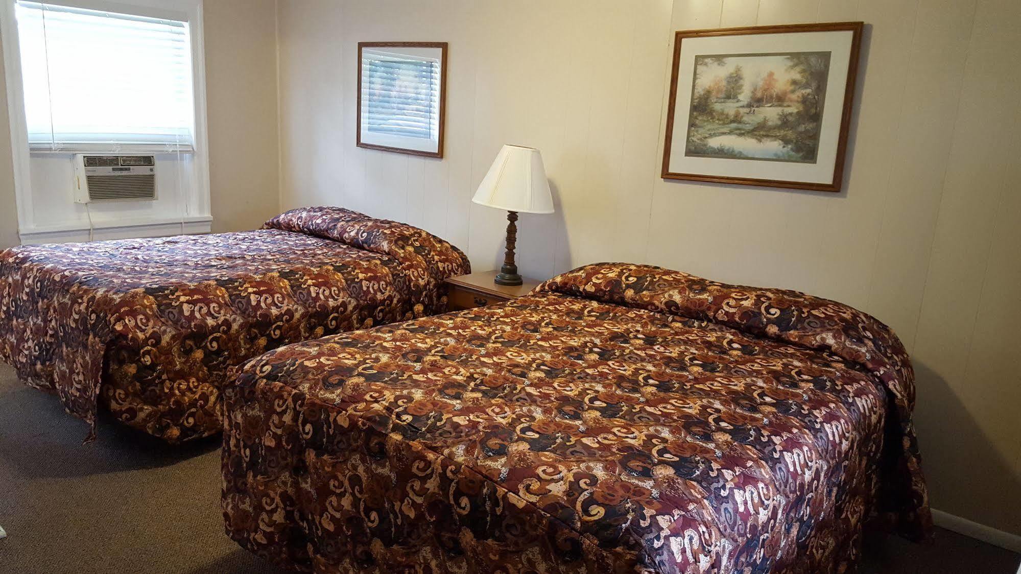 Early American Motel Aurora Extérieur photo